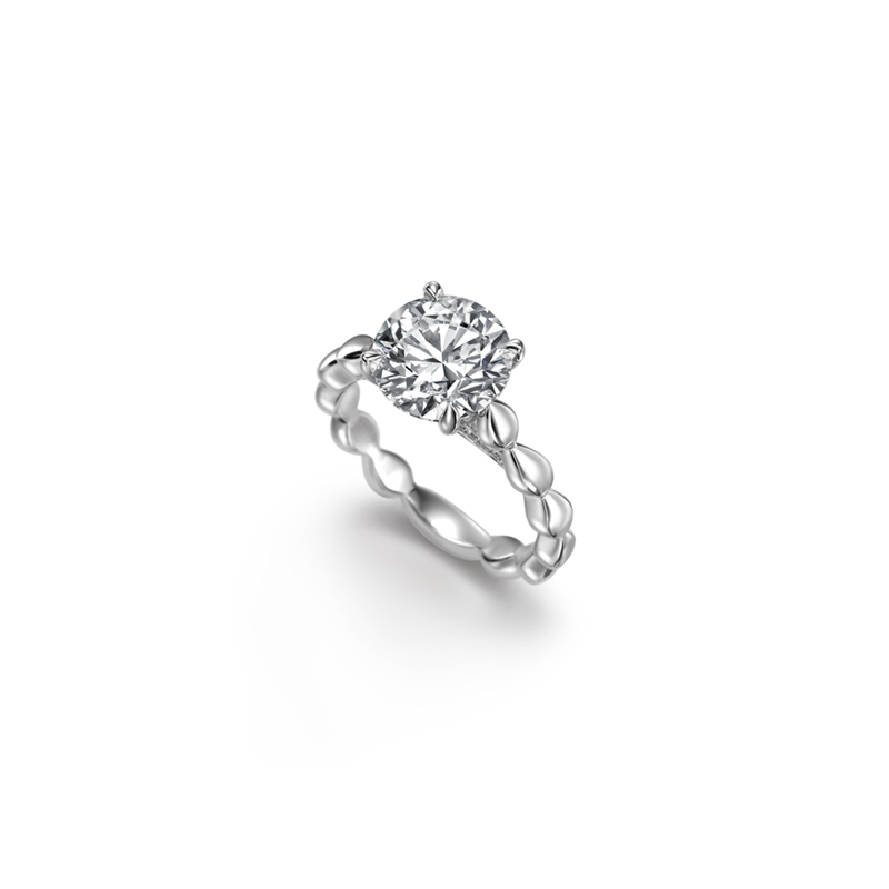 18K White Gold Diamond Ring