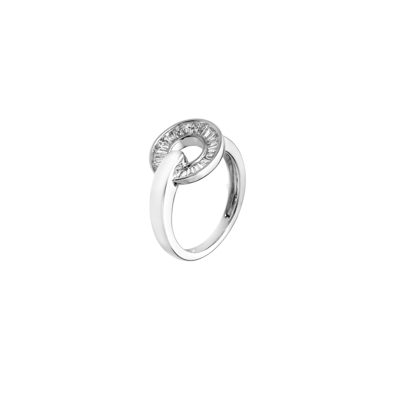 18K White Gold Diamond Ring