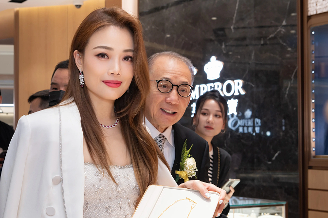 Joey Yung May 02
